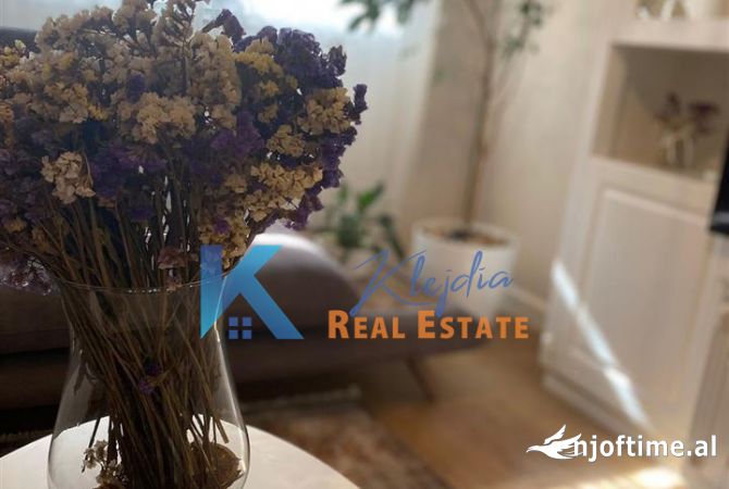 Shtepi me qera 2+1 ne Tirane - 800 Euro