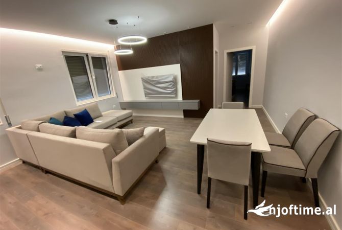 Shtepi me qera 2+1 ne Tirane - 70,000 Leke