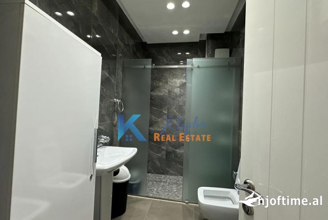 Ambient zyrash te Komuna e parisit, Kompleksi Kika 2