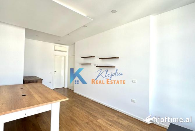 Ambient biznesi me qera 3+1 ne Tirane - 800 Euro