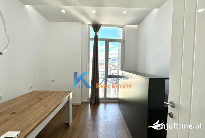 Ambient zyrash te Komuna e parisit, Kompleksi Kika 2