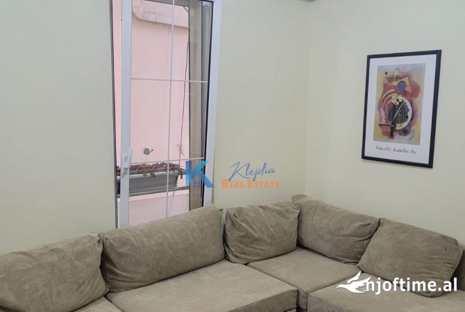 Shtepi me qera 2+1 ne Tirane - 60,000 Leke