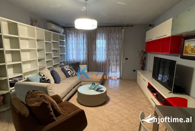 Shtepi me qera 2+1 ne Tirane - 800 Euro