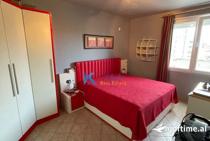 Shtepi me qera Apartament ne Tirane, 2+1, Mobilimi E mobiluar, Pagesa 800  Euro.