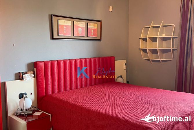 Shtepi me qera Apartament ne Tirane, 2+1, Mobilimi E mobiluar, Pagesa 800  Euro.