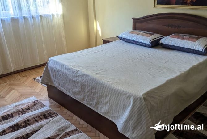 Shtepi me qera Apartament ne Tirane, 2+1, Mobilimi E mobiluar, Pagesa 60,000  Leke.