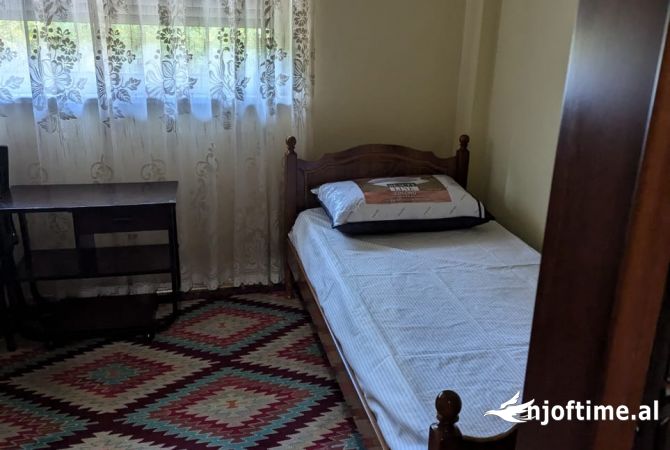 Shtepi me qera Apartament ne Tirane, 2+1, Mobilimi E mobiluar, Pagesa 60,000  Leke.