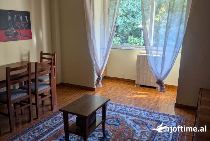 Shtepi me qera 2+1 ne Tirane - 60,000 Leke