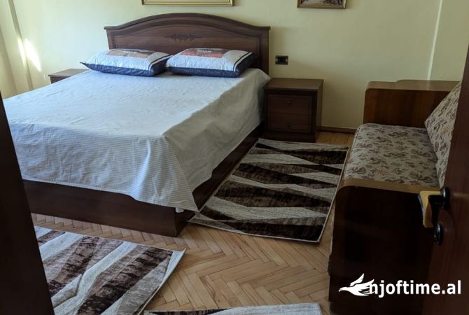 Shtepi me qera Apartament ne Tirane, 2+1, Mobilimi E mobiluar, Pagesa 60,000  Leke.
