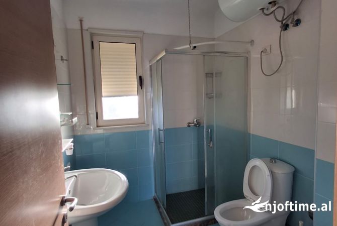Shtepi ne shitje Apartament ne Tirane, 2+1, Mobilimi Bosh, pa mobiluar, Pagesa 200,000  Euro.