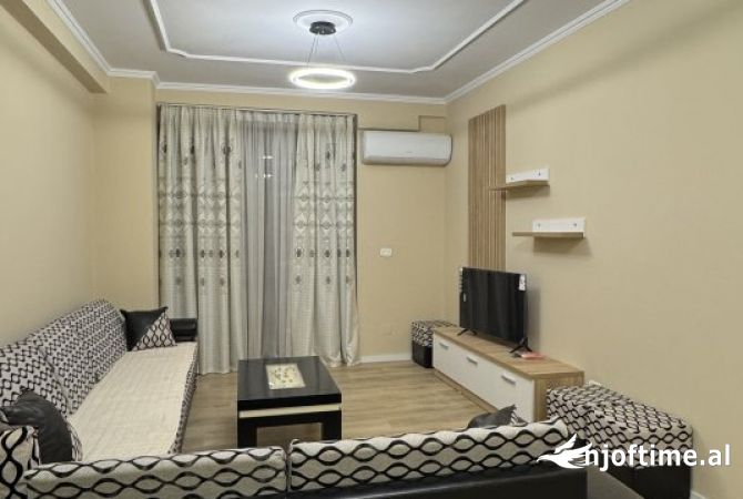 Shtepi me qera 1+1 ne Tirane - 60,000 Leke