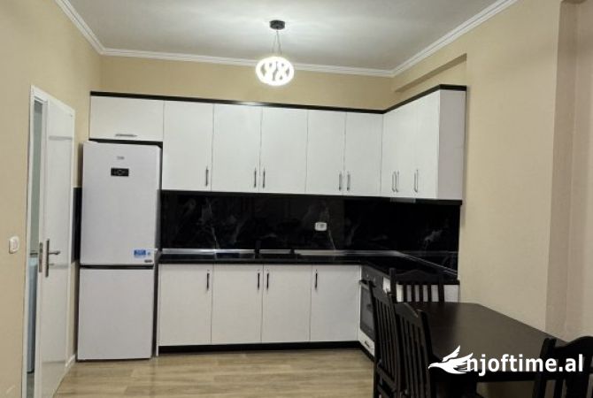 Shtepi me qera 1+1 ne Tirane - 60,000 Leke