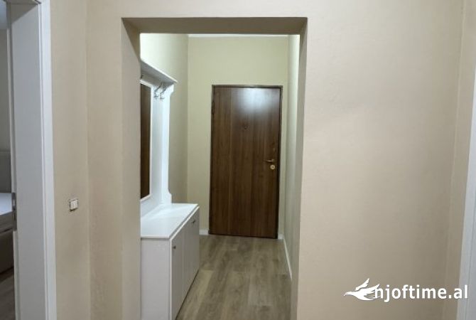 Shtepi me qera Apartament ne Tirane, 1+1, Mobilimi E mobiluar, Pagesa 60,000  Leke.