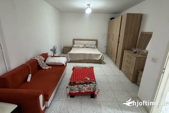 Shtepi me qera 1+1 ne Tirane - 40,000 Leke
