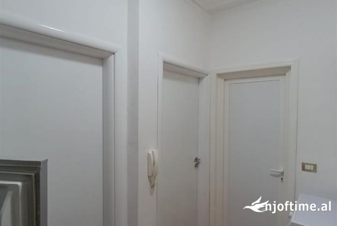 Shtepi me qera Apartament ne Tirane, 1+1, Mobilimi E mobiluar, Pagesa 500  Euro.