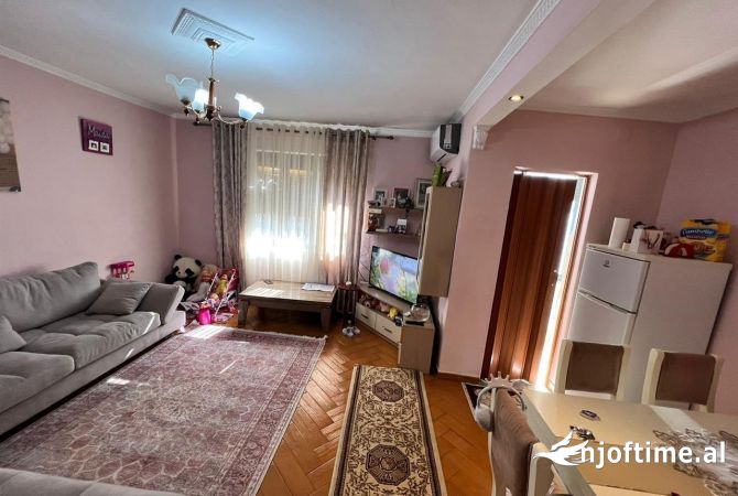 Shtepi me qera 1+1 ne Tirane - 35,000 Leke