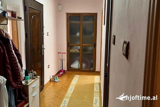 Shtepi me qera Apartament ne Tirane, 1+1, Mobilimi E mobiluar, Pagesa 35,000  Leke.