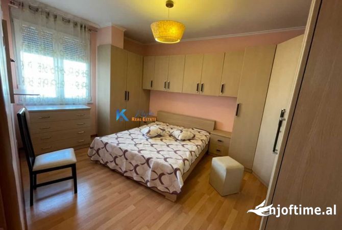 Shtepi me qera Apartament ne Tirane, 1+1, Mobilimi E mobiluar, Pagesa 450  Euro.