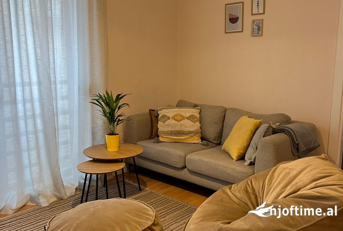 Shtepi me qera Apartament ne Tirane, 2+1, Mobilimi E mobiluar, Pagesa 800  Euro.
