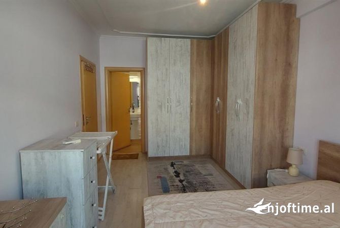 Shtepi me qera Apartament ne Tirane, 2+1, Mobilimi E mobiluar, Pagesa 50,000  Leke.