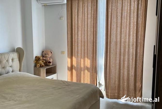 Shtepi me qera Apartament ne Tirane, 1+1, Mobilimi E mobiluar, Pagesa 400  Euro.