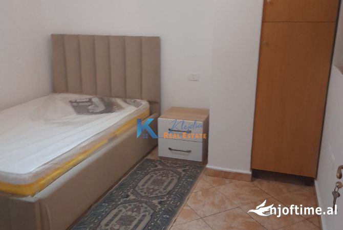 Shtepi me qera Apartament ne Tirane, 2+1, Mobilimi E mobiluar, Pagesa 550  Euro.