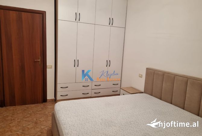 Shtepi me qera Apartament ne Tirane, 2+1, Mobilimi E mobiluar, Pagesa 48,000  Leke.