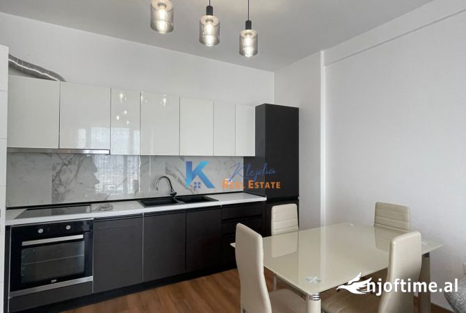 Shtepi me qera Apartament ne Tirane, 1+1, Mobilimi E mobiluar, Pagesa 580  Euro.