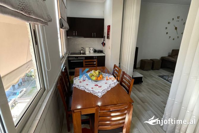 Shtepi ne shitje Apartament ne Tirane, 2+1, Mobilimi E mobiluar, Pagesa 147,000  Euro.