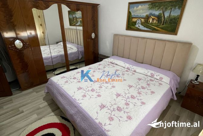 Shtepi ne shitje Apartament ne Tirane, 2+1, Mobilimi E mobiluar, Pagesa 147,000  Euro.