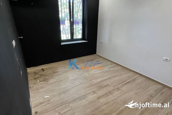 Ambient biznesi me qera 3+1 ne Tirane - 500 Euro