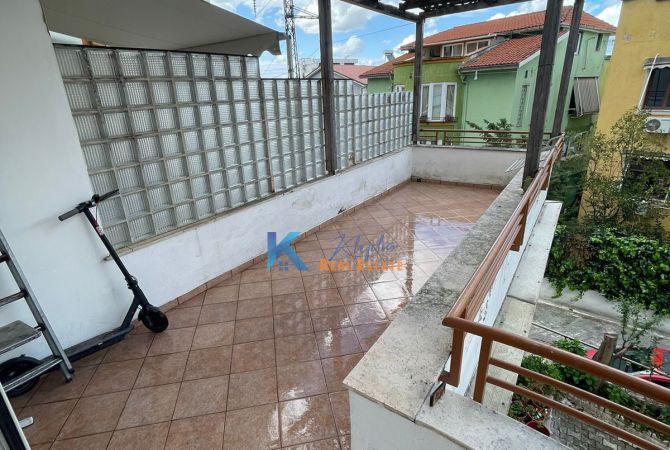 Shtepi ne shitje Apartament ne Tirane, 1+1, Mobilimi E mobiluar, Pagesa 145,000  Euro.