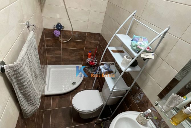 Shtepi ne shitje Apartament ne Tirane, 1+1, Mobilimi E mobiluar, Pagesa 145,000  Euro.