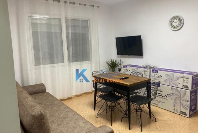 Shtepi me qera Apartament ne Tirane, 1+1, Mobilimi E mobiluar, Pagesa 50,000  Leke.