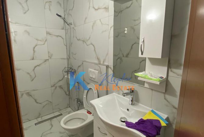 Shtepi me qera Apartament ne Tirane, 1+1, Mobilimi E mobiluar, Pagesa 50,000  Leke.