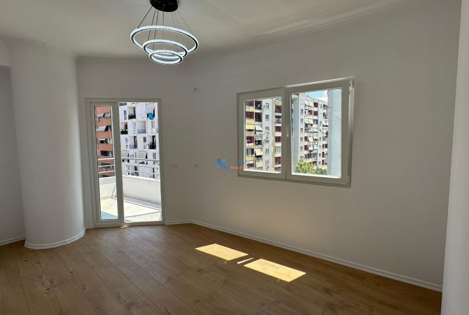 Shtepi ne shitje Apartament ne Tirane, 1+1, Mobilimi Bosh, pa mobiluar, Pagesa 93,000  Euro.