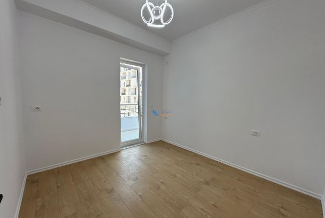 Shtepi ne shitje Apartament ne Tirane, 1+1, Mobilimi Bosh, pa mobiluar, Pagesa 93,000  Euro.