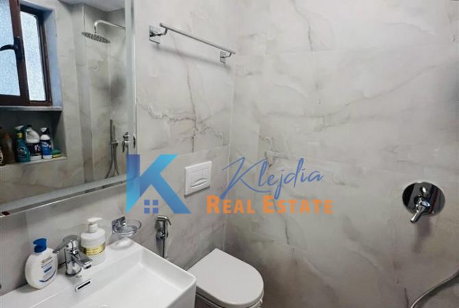 Shtepi me qera Apartament ne Tirane, 2+1, Mobilimi E mobiluar, Pagesa 600  Euro.