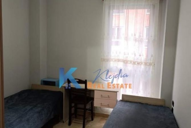 Shtepi me qera Apartament ne Tirane, 2+1, Mobilimi E mobiluar, Pagesa 65,000  Leke.