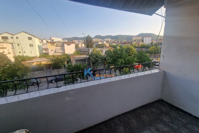 Shtepi ne shitje Apartament ne Tirane, 3+1, Mobilimi Bosh, pa mobiluar, Pagesa 178,000  Euro.