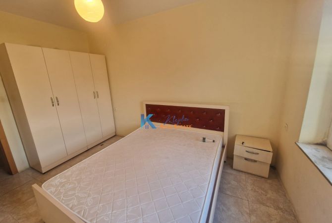 Shtepi ne shitje Apartament ne Tirane, 3+1, Mobilimi Bosh, pa mobiluar, Pagesa 178,000  Euro.