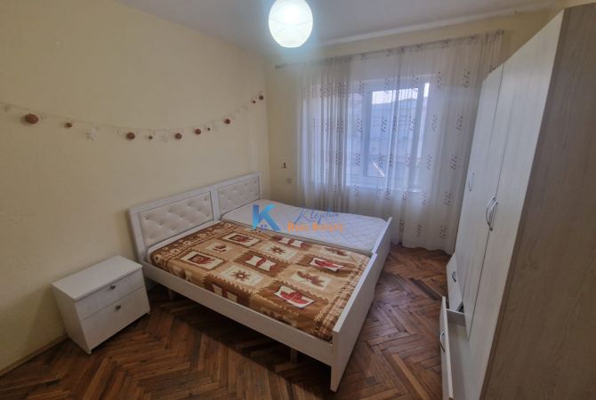 Shtepi ne shitje Apartament ne Tirane, 3+1, Mobilimi Bosh, pa mobiluar, Pagesa 178,000  Euro.