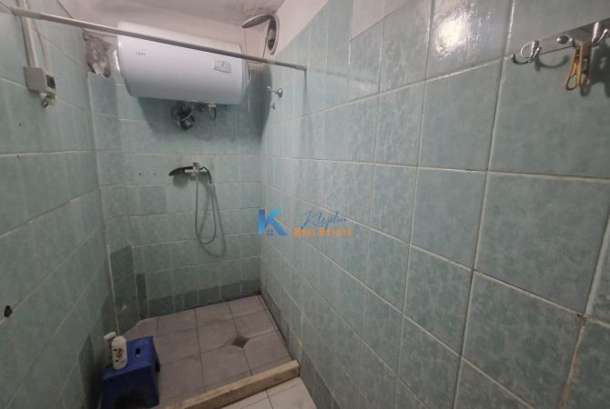 Shtepi ne shitje Apartament ne Tirane, 3+1, Mobilimi Bosh, pa mobiluar, Pagesa 178,000  Euro.