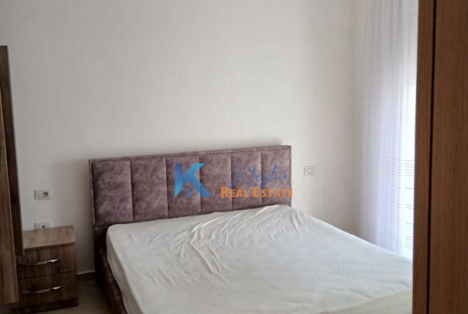 Shtepi me qera Apartament ne Tirane, 2+1, Mobilimi E mobiluar, Pagesa 500  Euro.