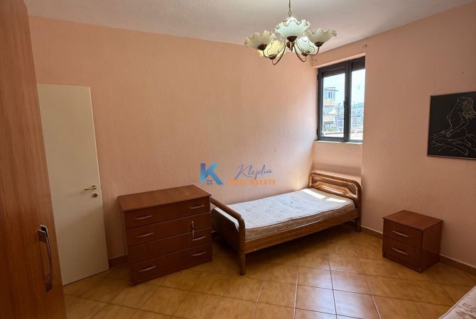Shtepi me qera Apartament ne Tirane, 2+1, Mobilimi E mobiluar, Pagesa 580  Euro.