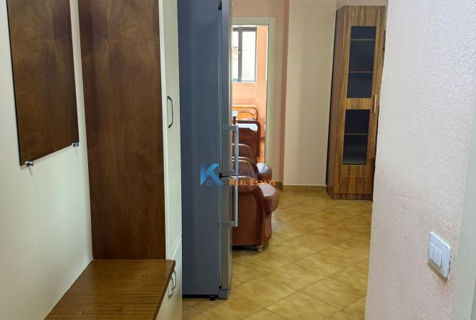 Shtepi me qera Apartament ne Tirane, 2+1, Mobilimi E mobiluar, Pagesa 580  Euro.