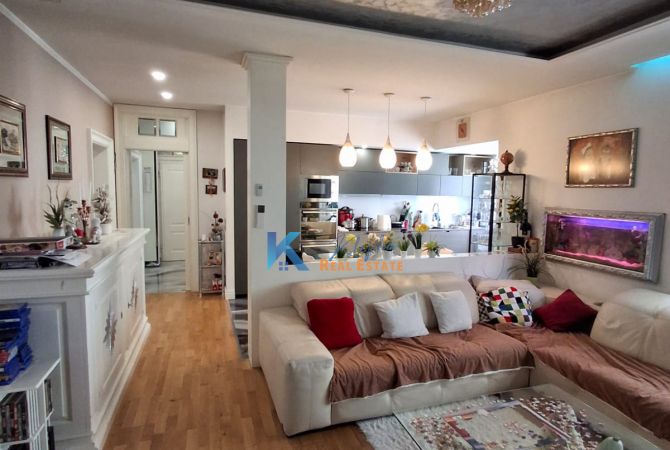Shtepi ne shitje 3+1 ne Tirane - 300,000 Euro