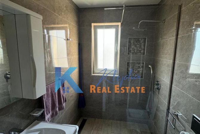 Shtepi me qera Apartament ne Tirane, 1+1, Mobilimi E mobiluar, Pagesa 60,000  Leke.