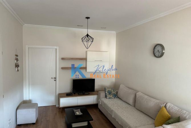 Shtepi me qera 1+1 ne Tirane - 60,000 Leke
