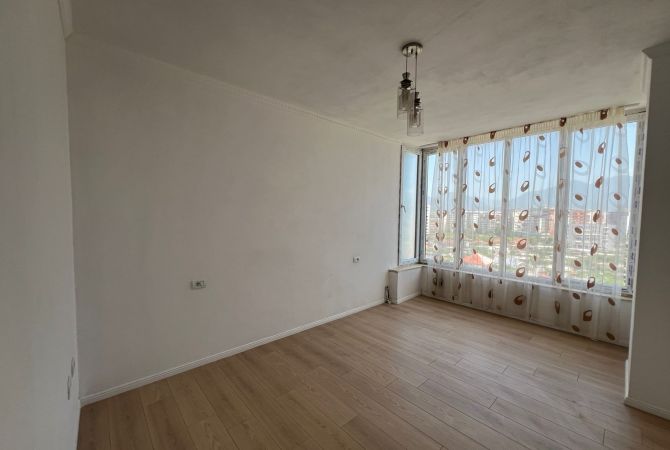 Shtepi ne shitje Apartament ne Tirane, 1+1, Mobilimi Bosh, pa mobiluar, Pagesa 87,000  Euro.